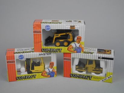 Trois modèles réduits JOAL : mini chargeur...