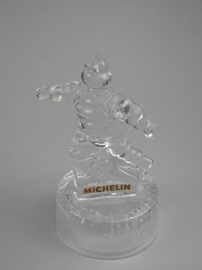 MICHELIN, Bibendum. Verre moulé. Haut. :...