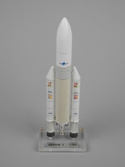 Ariane 5 (1996)/ Maquette au 1/200e, résine...