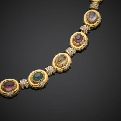 Collier en or jaune 750 millièmes, les maillons...