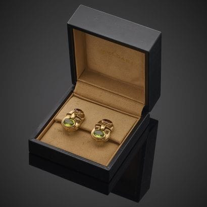 BULGARI. 
Paire de pendants d'oreille articulés...