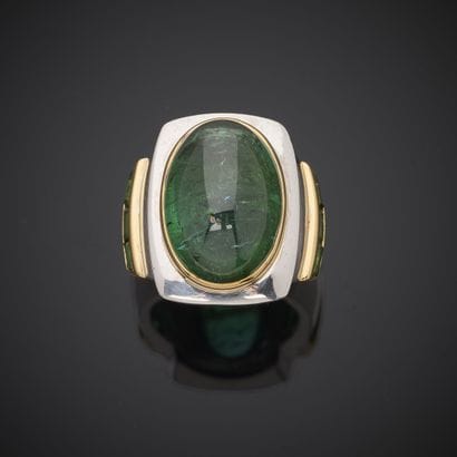 Importante bague en or gris et jaune 750...