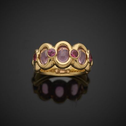 RUGIADA.
Bague en or jaune 750 millièmes,...