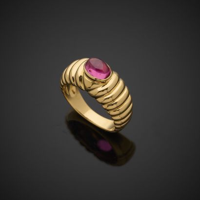 Bague en or jaune 750 millièmes, sertie d'une...
