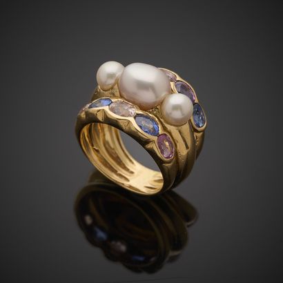 Importante bague en or jaune 750 millièmes,...