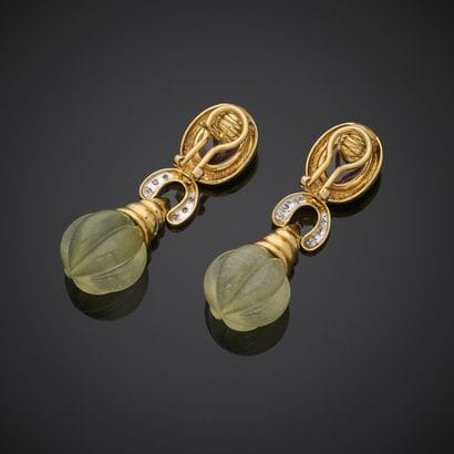 Paire de pendants d'oreille articulés en...