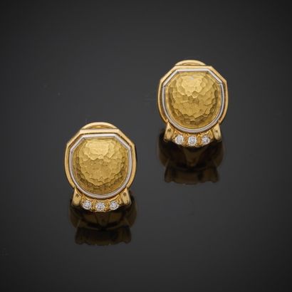 CHAUMET PARIS.
Paire de clips d'oreille en...