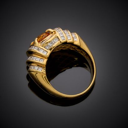Ring in 750 thousandths yellow gold, set...