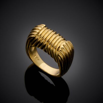 Attribuée à VAN CLEEF AND ARPELS.
Bague en...