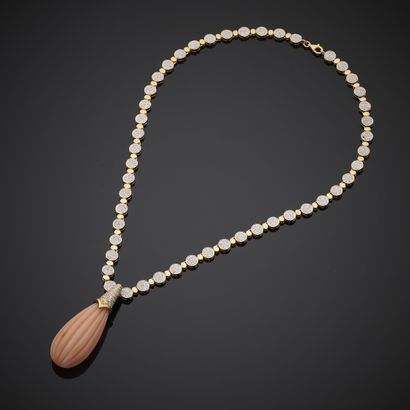 Collier en or jaune 750 millièmes, présentant...