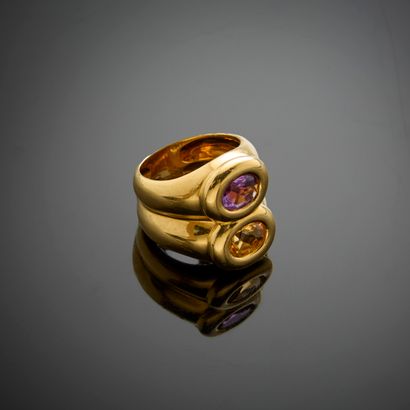 Large bague en or jaune 750 millièmes, présentant...