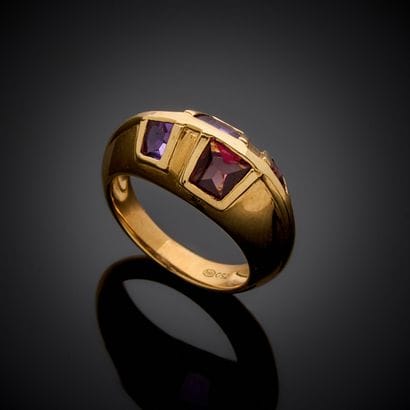Bague bombée en or jaune 750 millièmes, alternée...
