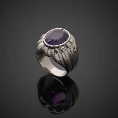 Bague en or gris 750 millièmes, sertie d'une...