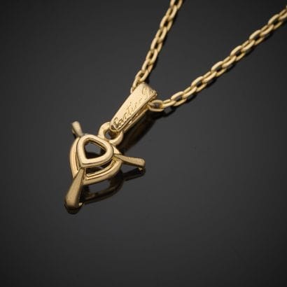 CARTIER.
Pendentif en or jaune 750 millièmes...