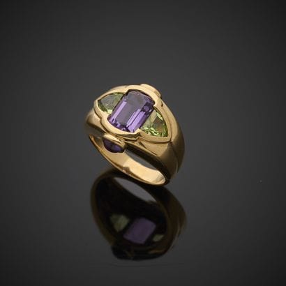 Bague en or jaune 750 millièmes, ornée en...