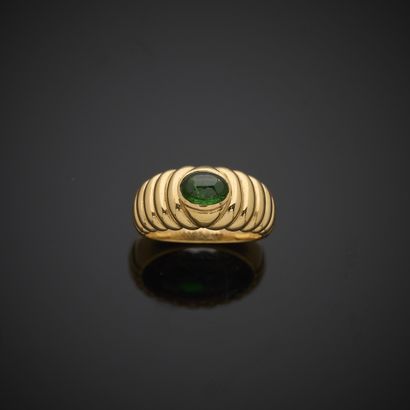 Bague en or jaune 750 millièmes, présentant...
