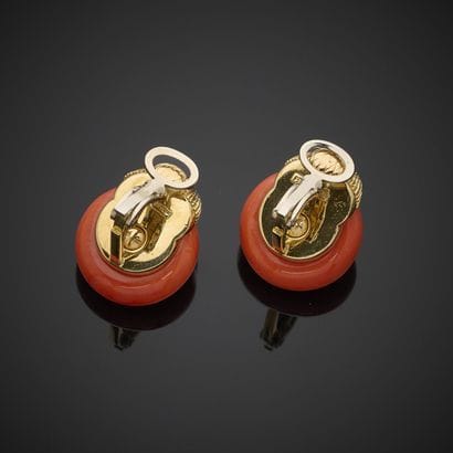 FITAIHI.
Paire de clips d'oreille en or jaune...