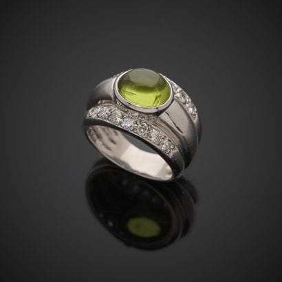 Bague en or gris 750 millièmes, le chaton...