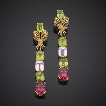 Paire de pendants d'oreille en or jaune 750...