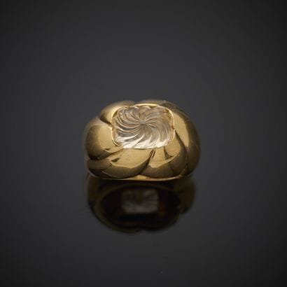 Bague dôme en or jaune 750 millièmes, la...