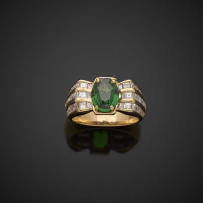 Bague en or jaune 750 millièmes, présentant...
