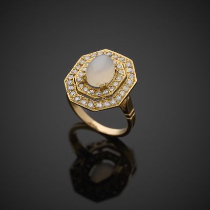 Bague en or jaune 750 millièmes, le chaton...