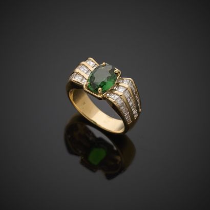 Bague en or jaune 750 millièmes, présentant...