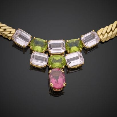 NERI.
Collier en or jaune 750 millièmes,...