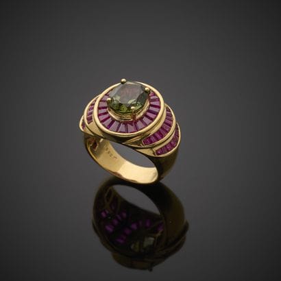 Bague en or jaune 750 millièmes, présentant...