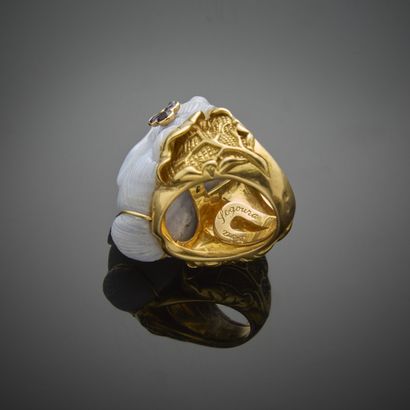 EVA SAGOURA.
Bague en or jaune 750 millièmes,...