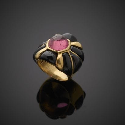 Bague en or jaune 750 millièmes, ornée en...