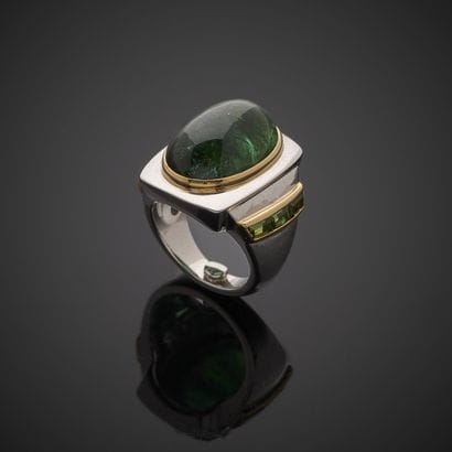 Importante bague en or gris et jaune 750...