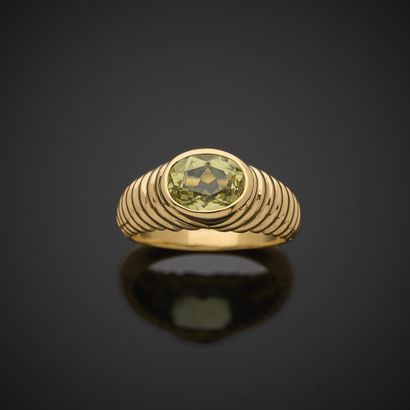 Bague en or jaune 750 millièmes, sertie d'un...