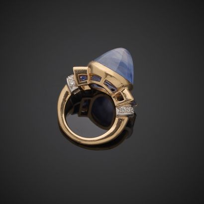 Bague en or rose et gris 750 millièmes, sertie...