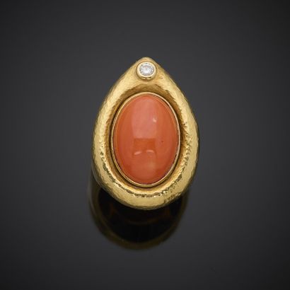 Bague en or jaune 750 millièmes, sertie d'un...