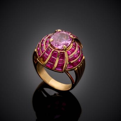 Bague dôme en or rose 750 millièmes, présentant...