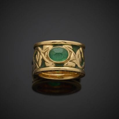 VAN DER BAUWEDE.
Bague bandeau en or jaune...