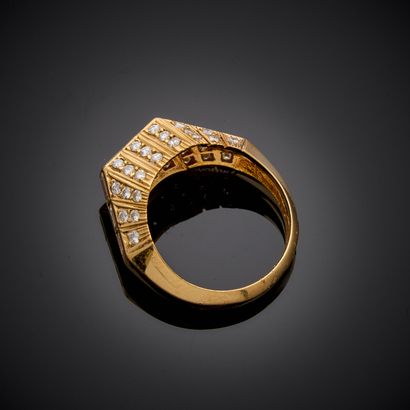 Bague en or jaune 750 millièmes, le chaton...