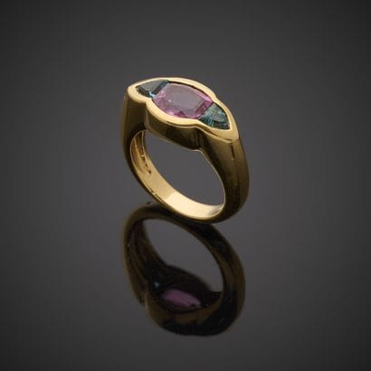 Bague en or jaune 750 millièmes, sertie d'une...