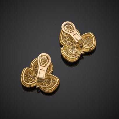 Pair of ear clips in 750 thousandths yellow...