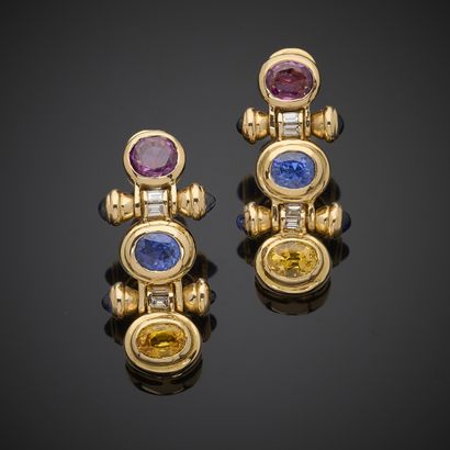 Paire de pendants d'oreille en or jaune 750...