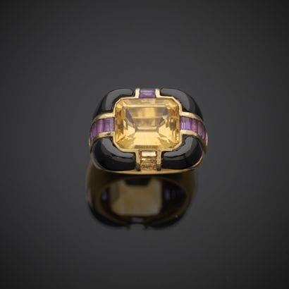 Bague en or jaune 750 millièmes, sertie d'une...