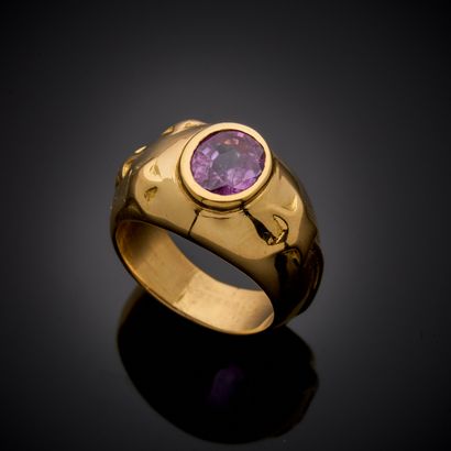 Bague en or jaune 750 millièmes, sertie d'un...