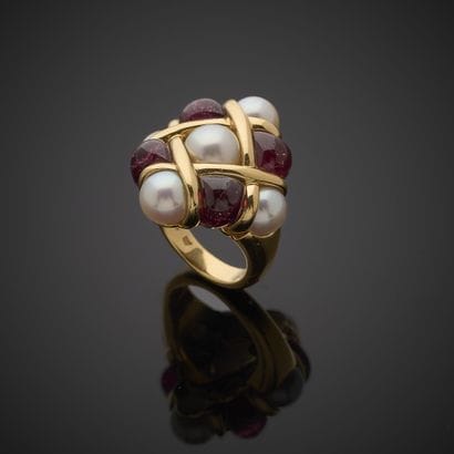 Bague en or jaune 750 millièmes, le chaton...