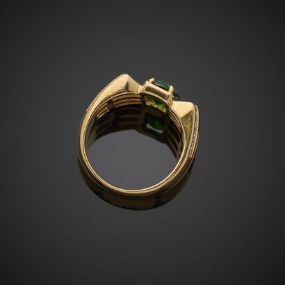 Bague en or jaune 750 millièmes, présentant...