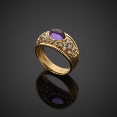 Bague bombée en or jaune 750 millièmes, sertie...