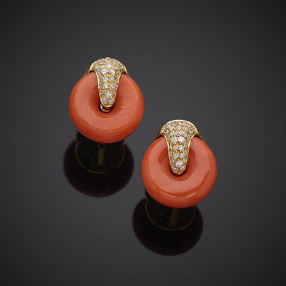 FITAIHI.
Paire de clips d'oreille en or jaune...
