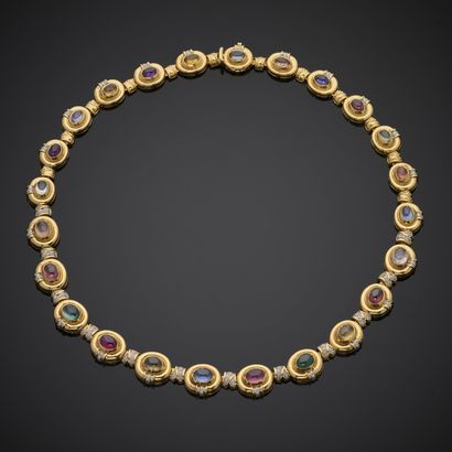 Collier en or jaune 750 millièmes, les maillons...