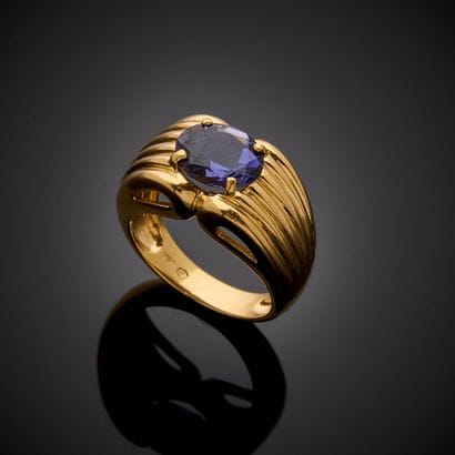 Ring in yellow gold 750 thousandths, presenting...