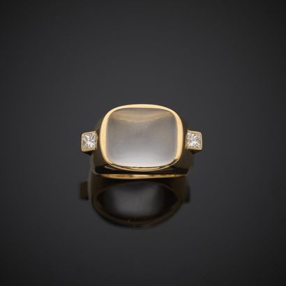 Bague dôme en or jaune 750 millièmes, sertie...